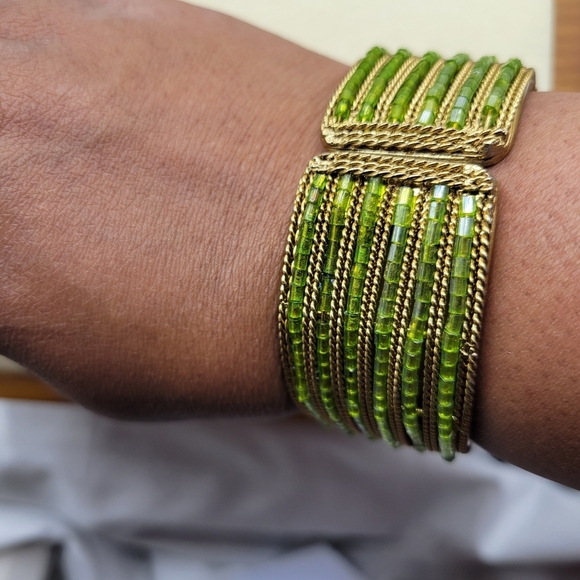 Vintage Beaded Cuff Bracelet / Citron & Gold / Hinged - Picture 6 of 6